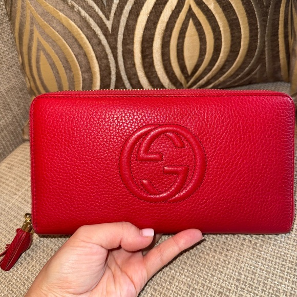 Gucci Soho Interlocking Red Leather Zip Wallet - Picture 1 of 6